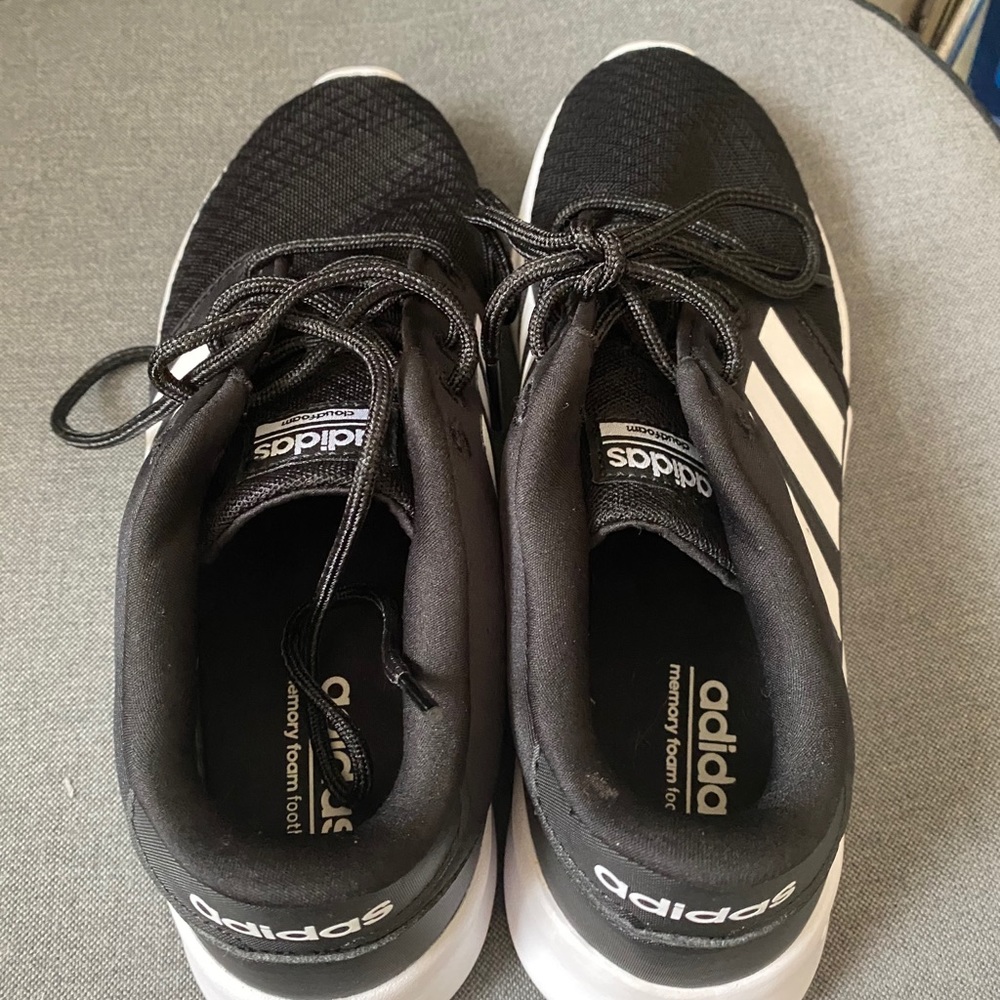 Adidas - Picture 4 of 5